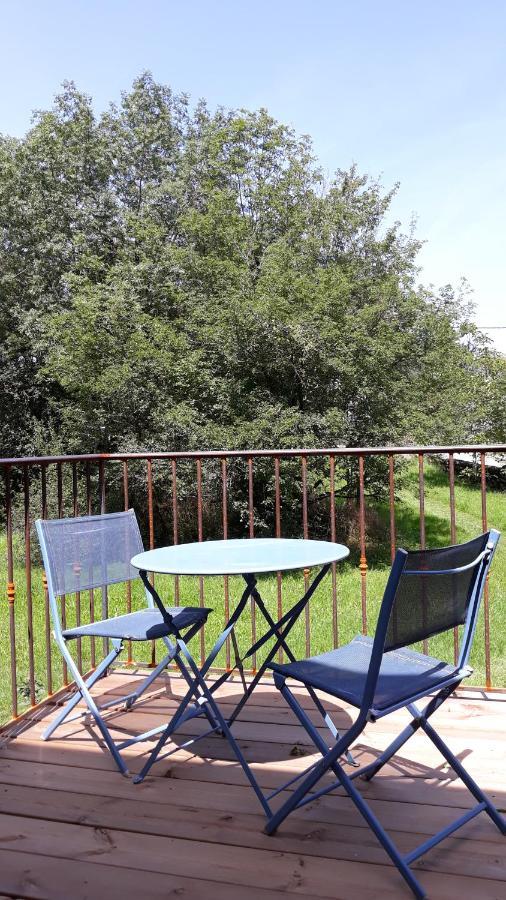 Agreable Gite En Pleine Nature Parmilieu Kültér fotó
