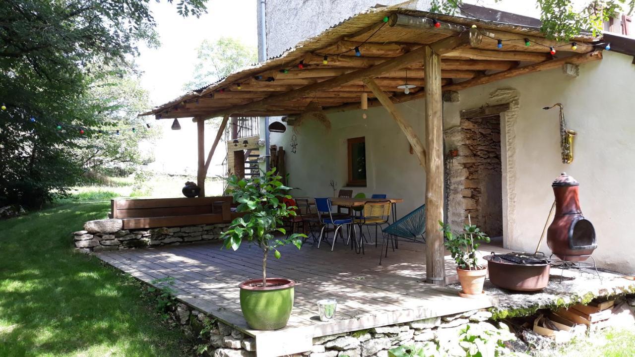 Agreable Gite En Pleine Nature Parmilieu Kültér fotó